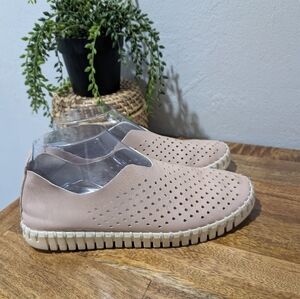Ilse JacobsenLeather Lasercut Accents‎ Sneakers Size 37 / 6.5 Pink And White